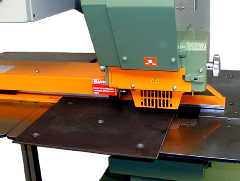 Gauging table complete with slot-in front part for processing steel plate.